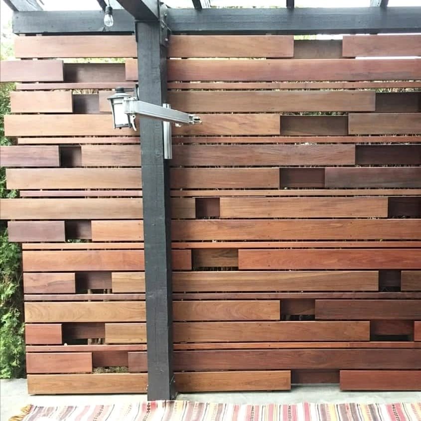 Patio privacy screen with Siberian Fur and moss