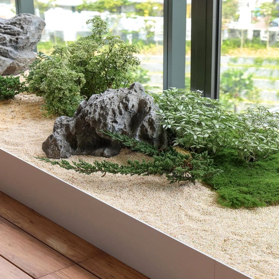 Zen balcony with Siberian Fur and moss