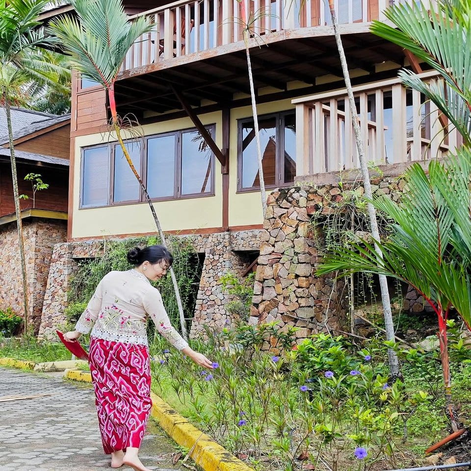 Stylish garden gloves made from Javanese Batik fabric