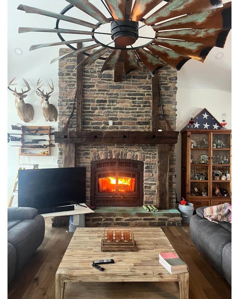 Rustic ceiling fan with wooden blades