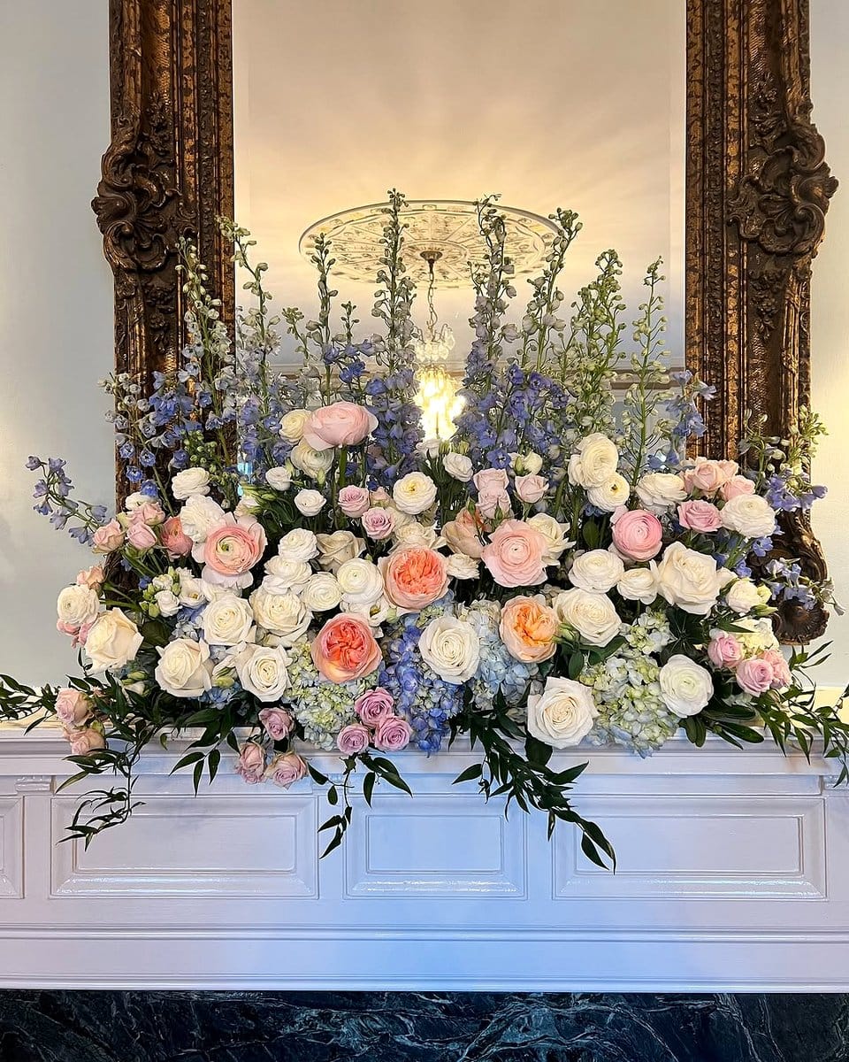 symmetrical plant arrangement on mantle