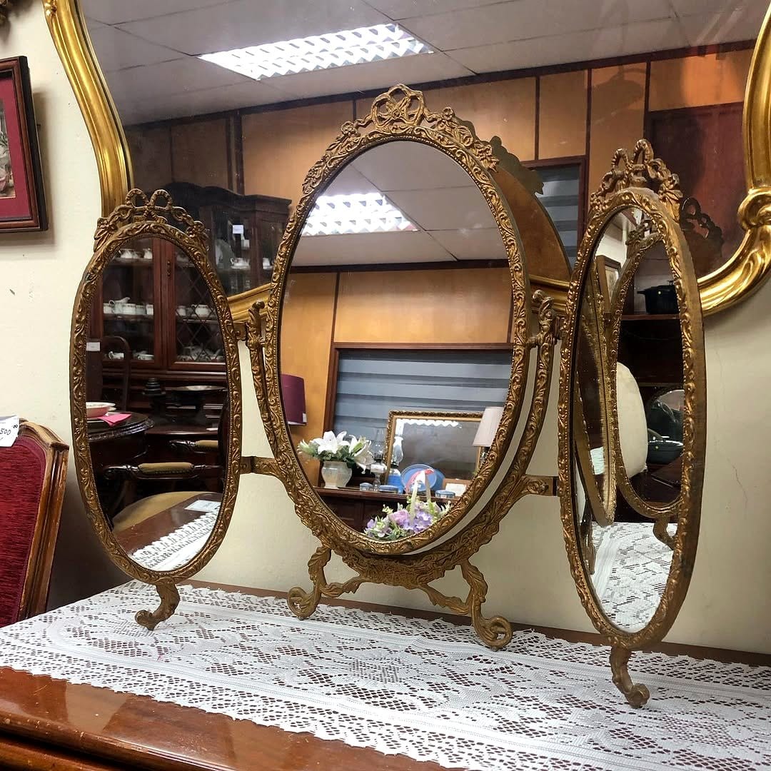 mirror with leaf border highlighting translucency