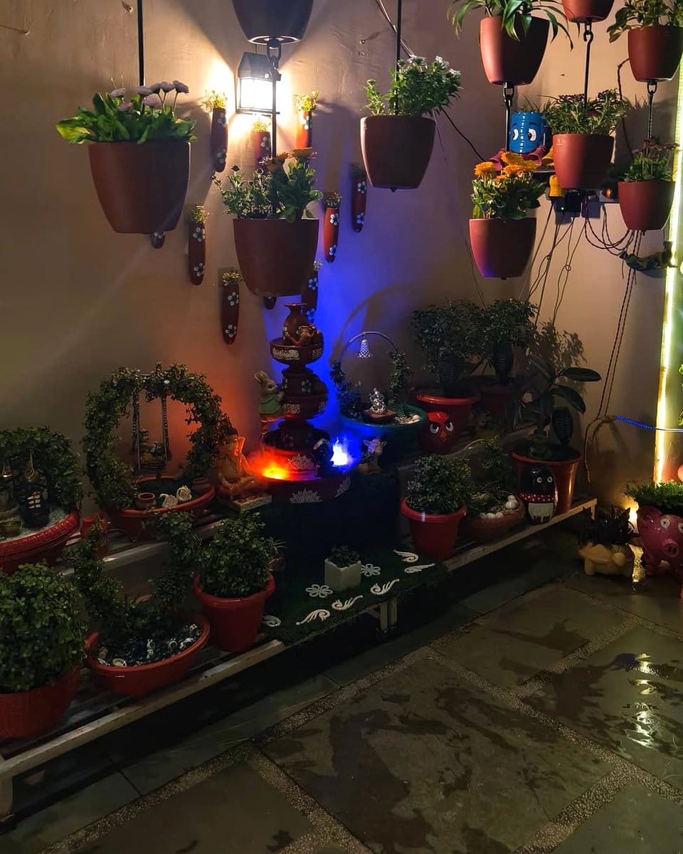 vertical terra cotta planter display
