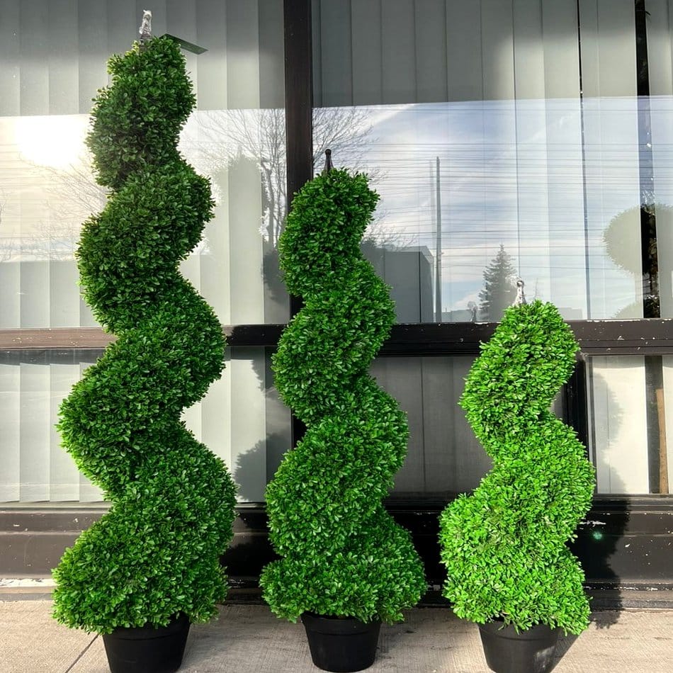 Vertical spiral wireframe succulent tower
