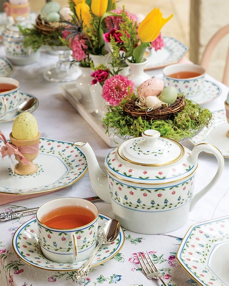 elegant teapot centerpiece with flowers
