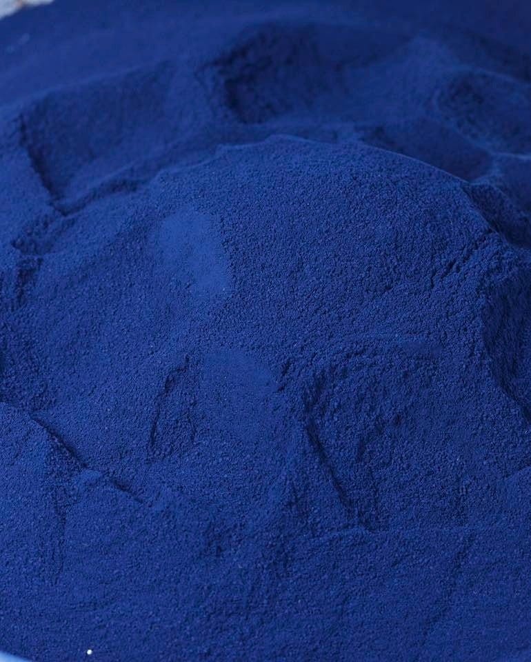 Indigo dye bath setup with tools