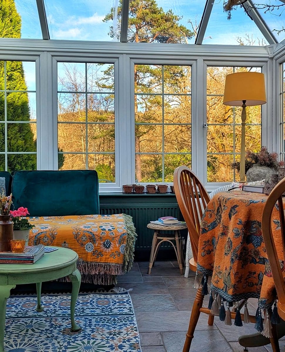 leaf-patterned rug in living room