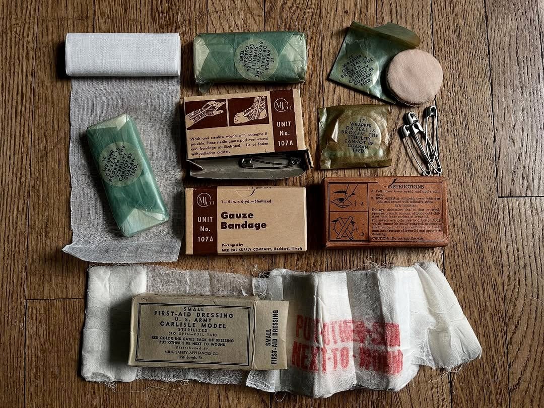 mixed material storage set