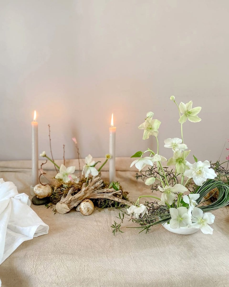 driftwood candle holder with ivy