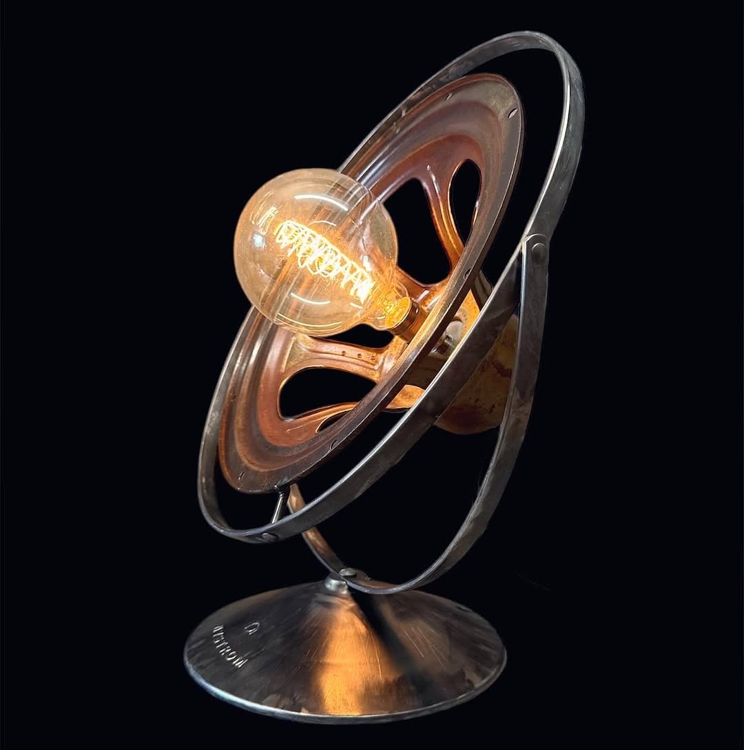 radio lamp base with vintage bulb