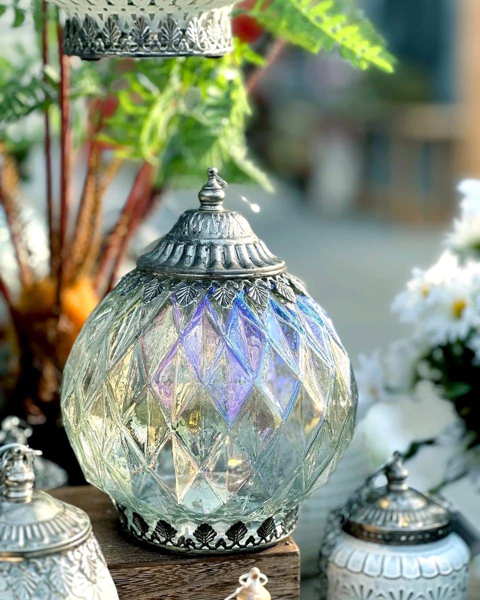 Diverse textures with lace pot covers