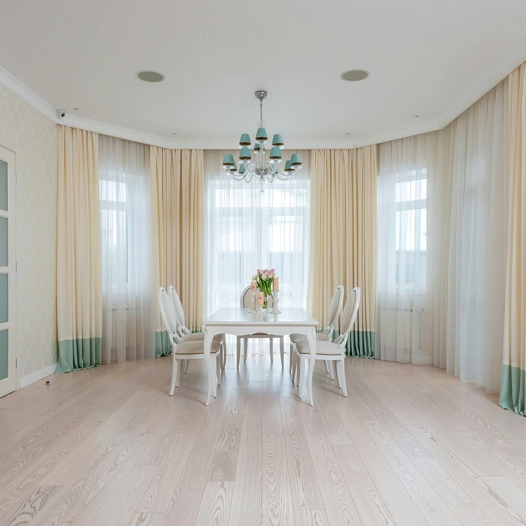 Neutral-toned Scandinavian decor with velvet