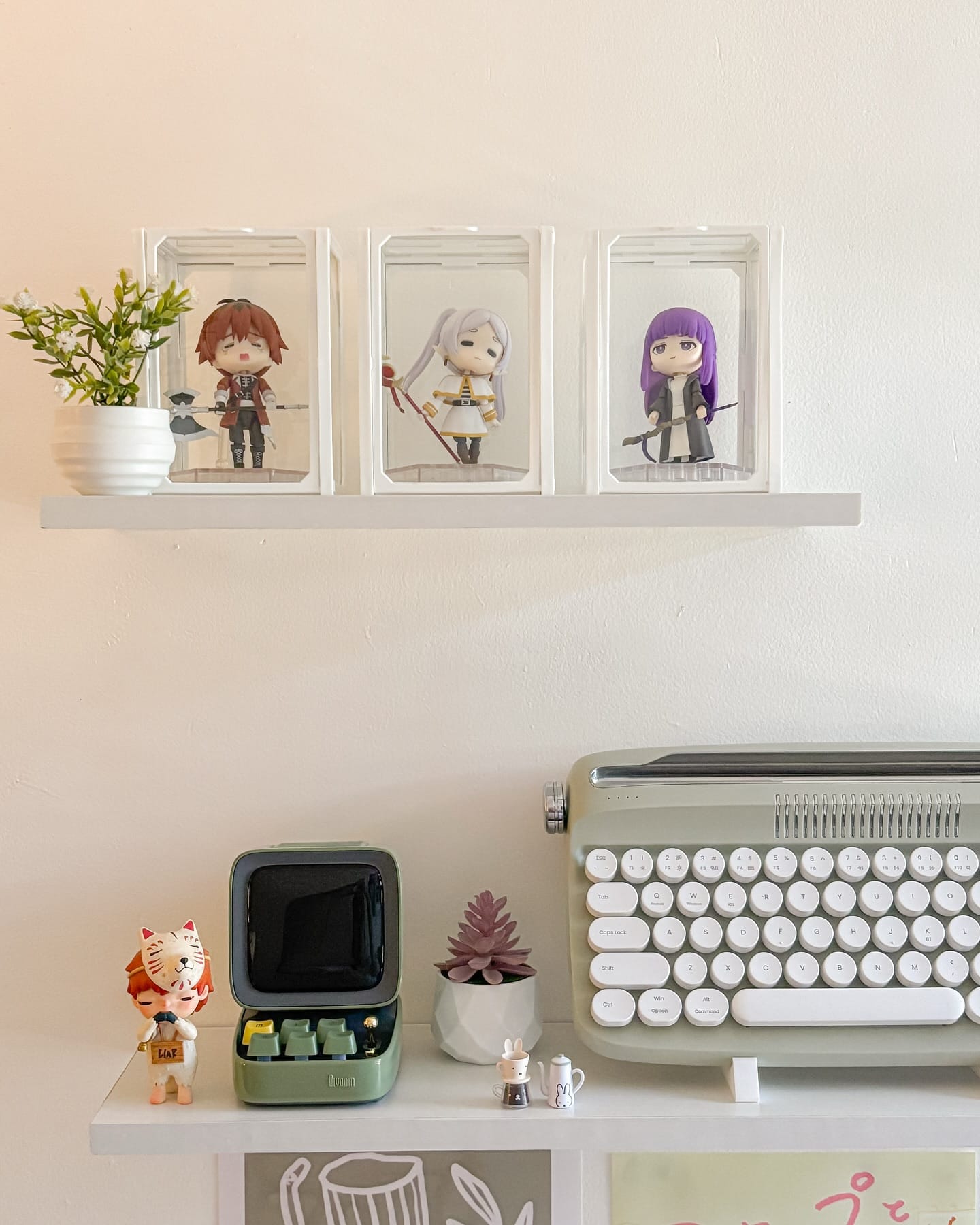 typewriter with aloe vera on bathroom shelf