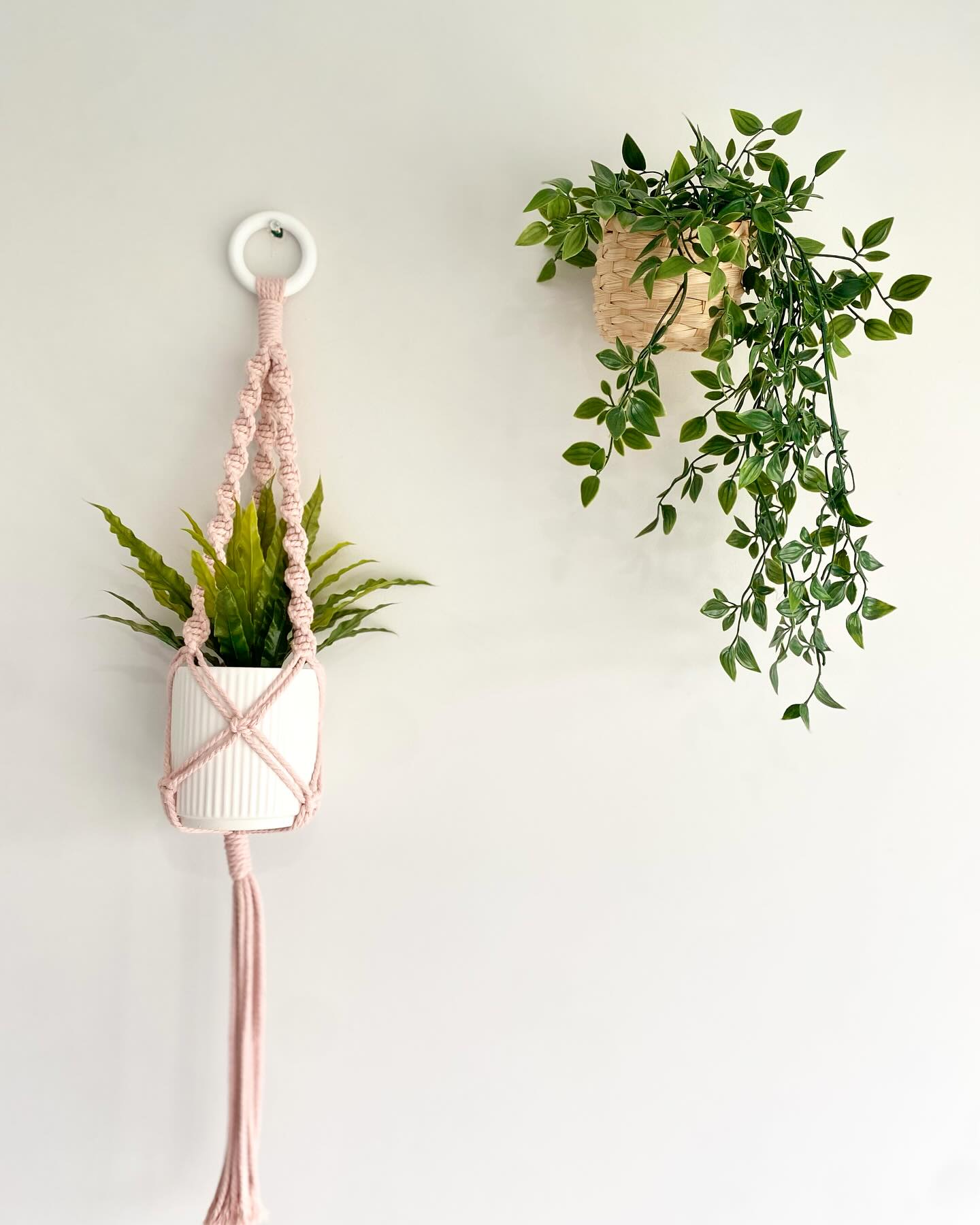 beginner-friendly spiral macramé hanger