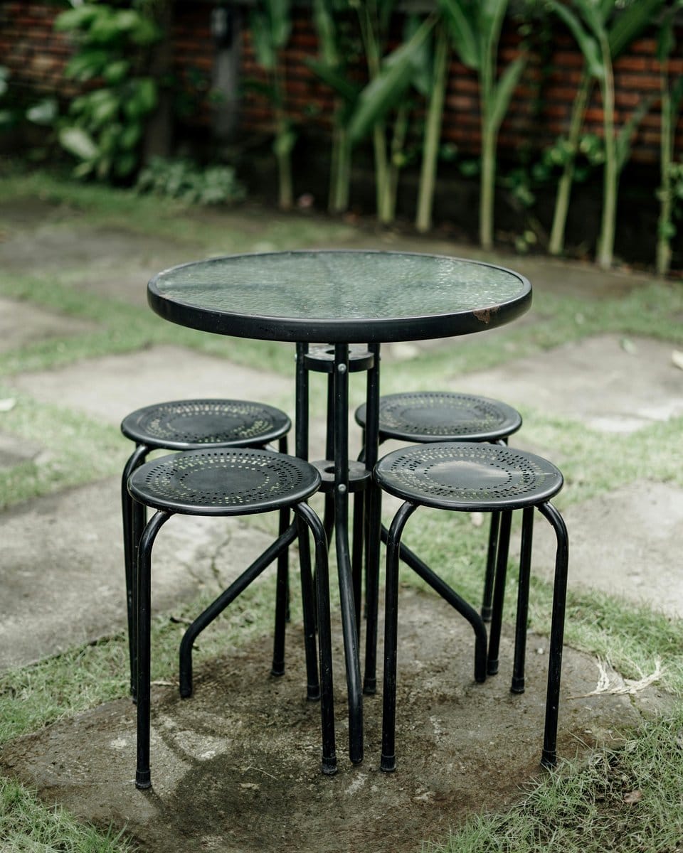 Comfortable outdoor seating set