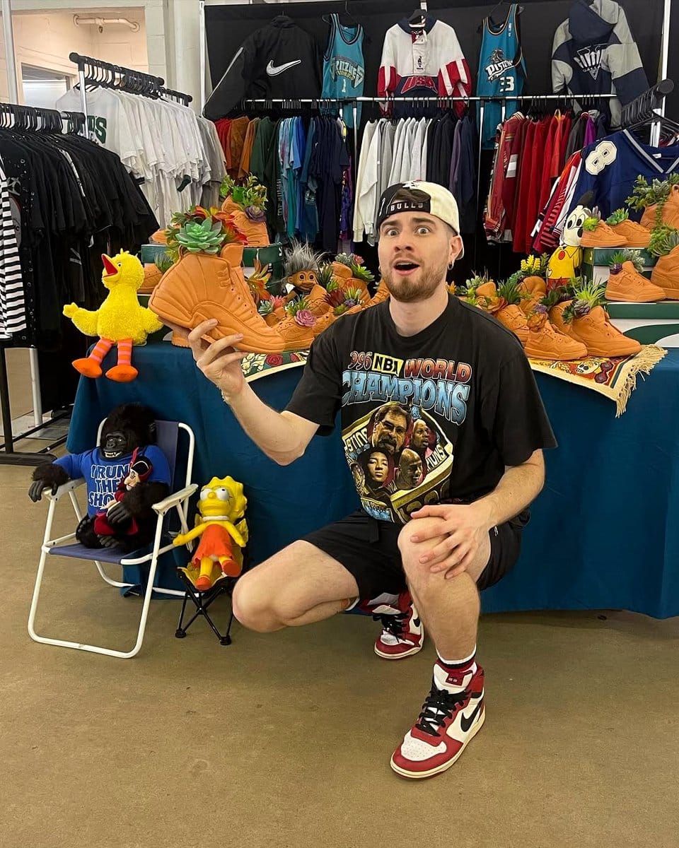 vintage sneaker planter with flowers