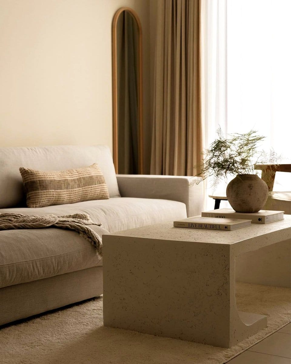 gradient pots on office desk