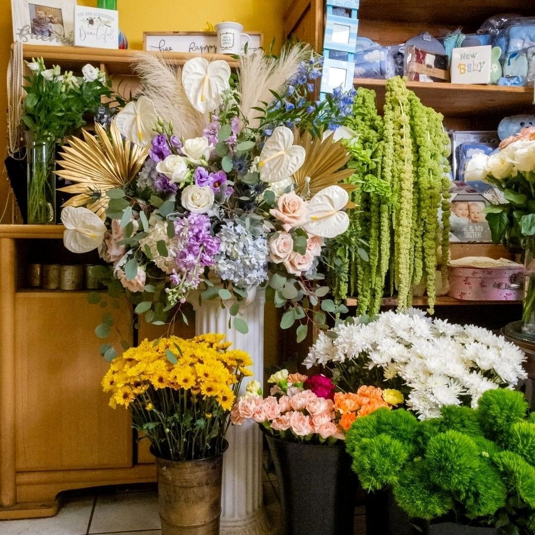 Seasonal indoor flower arrangement