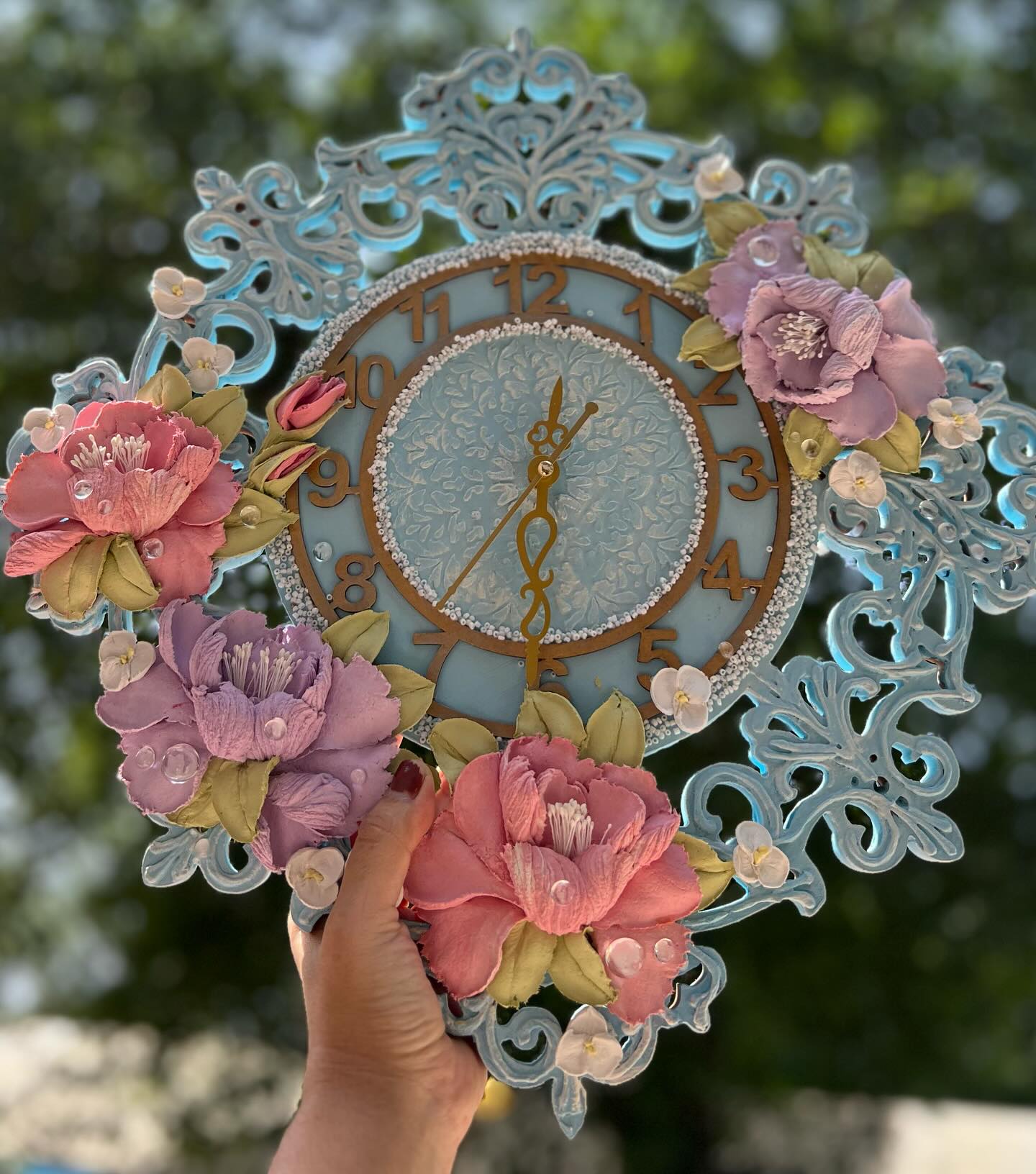 ceramic wall clock with modern design