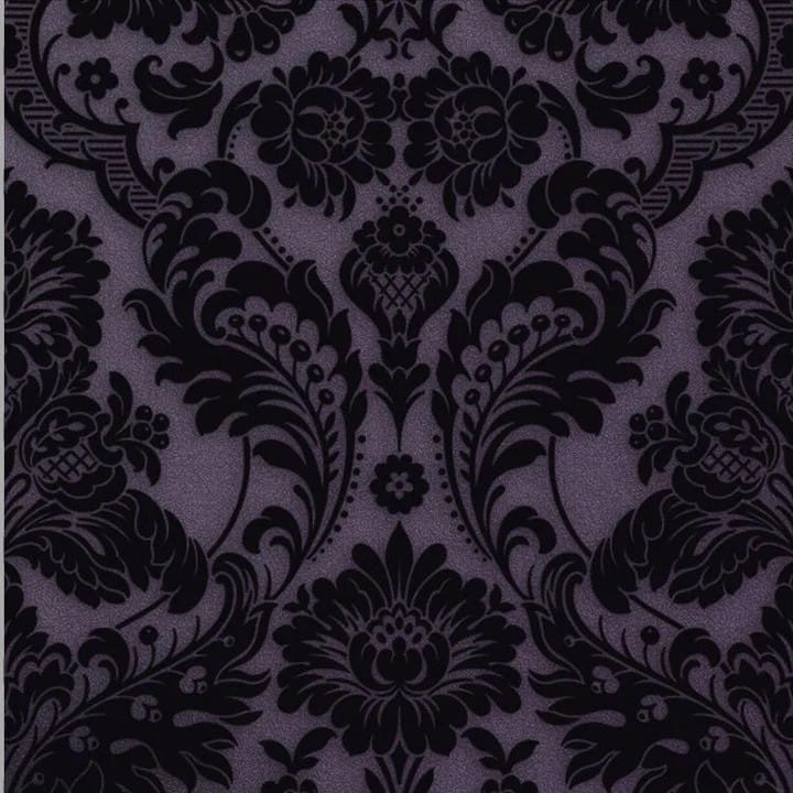 damask print wallpaper in dining room