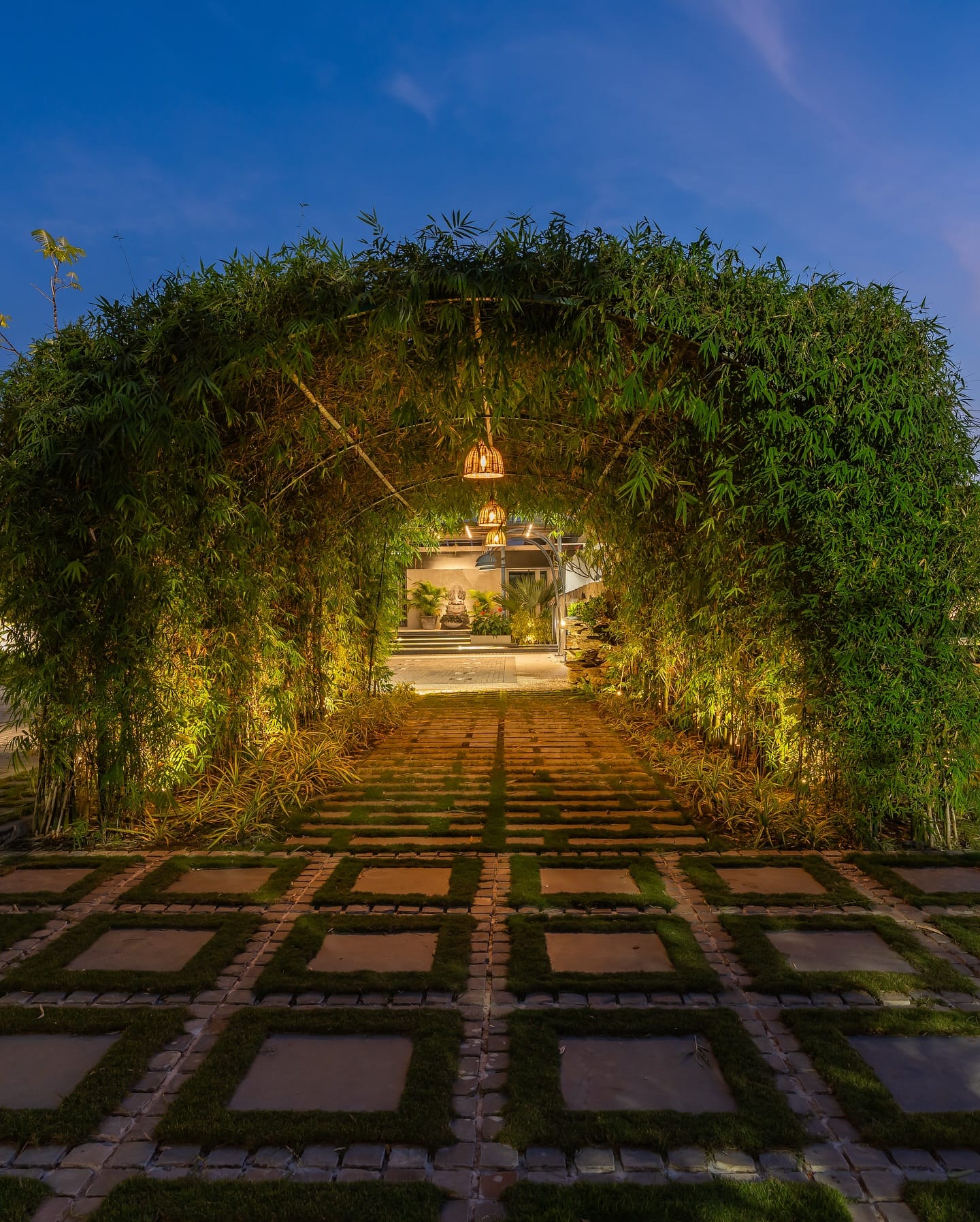 vertical light on bamboo