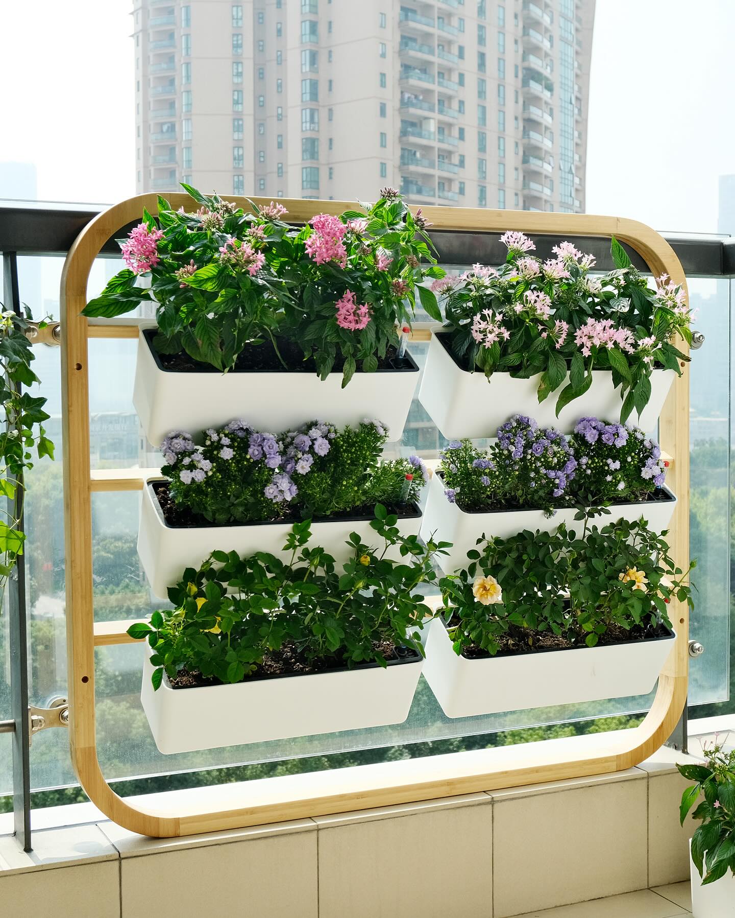 magnetic wall-mounted planter