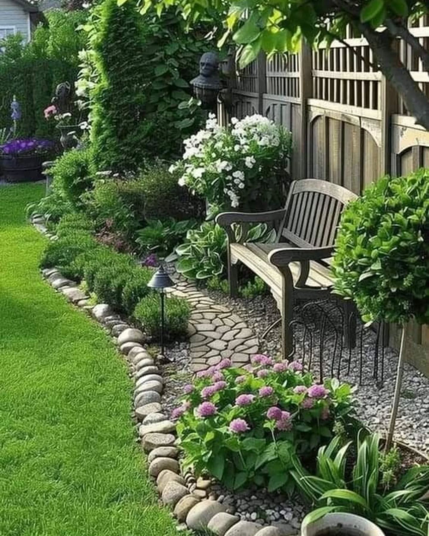 Decorative sand and gravel layers in glass