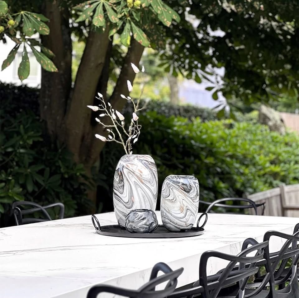 Luxurious marble-effect black and white planters